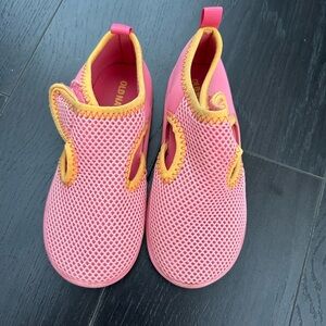 Old Navy Kids Pink and Yellow Water Shoes